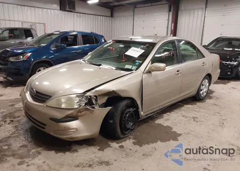 2004 Toyota Camry Le/Xle/Se z USA, uszkodzony, nr VIN 4T1BE32KX4U921730